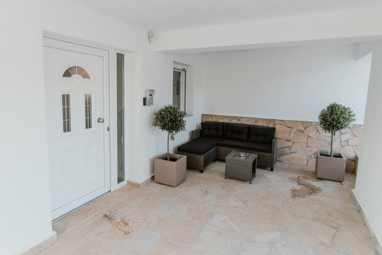 Blue And White Luxury Suites Nea Kallikrateia Εξωτερικό φωτογραφία