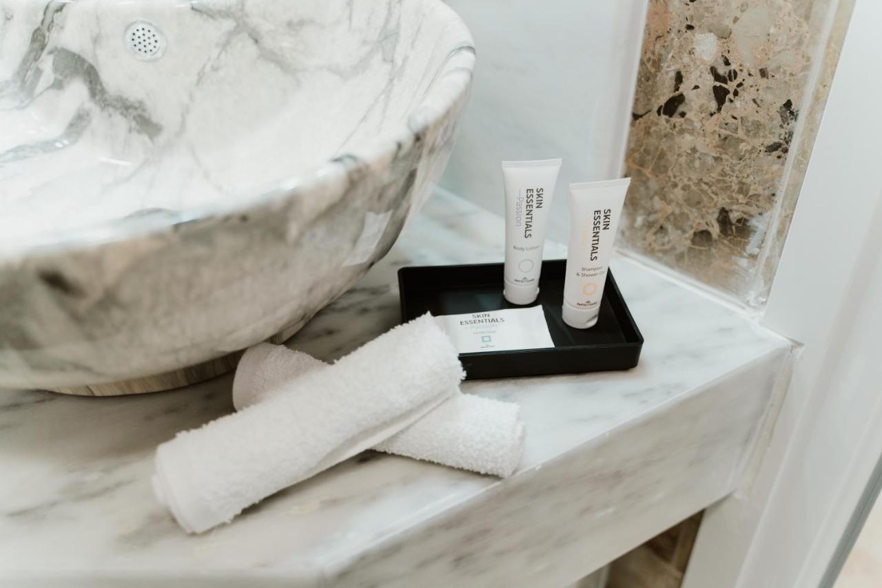 Blue And White Luxury Suites Nea Kallikrateia Εξωτερικό φωτογραφία