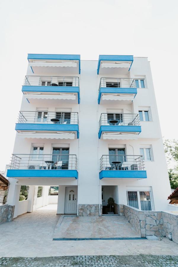 Blue And White Luxury Suites Nea Kallikrateia Εξωτερικό φωτογραφία
