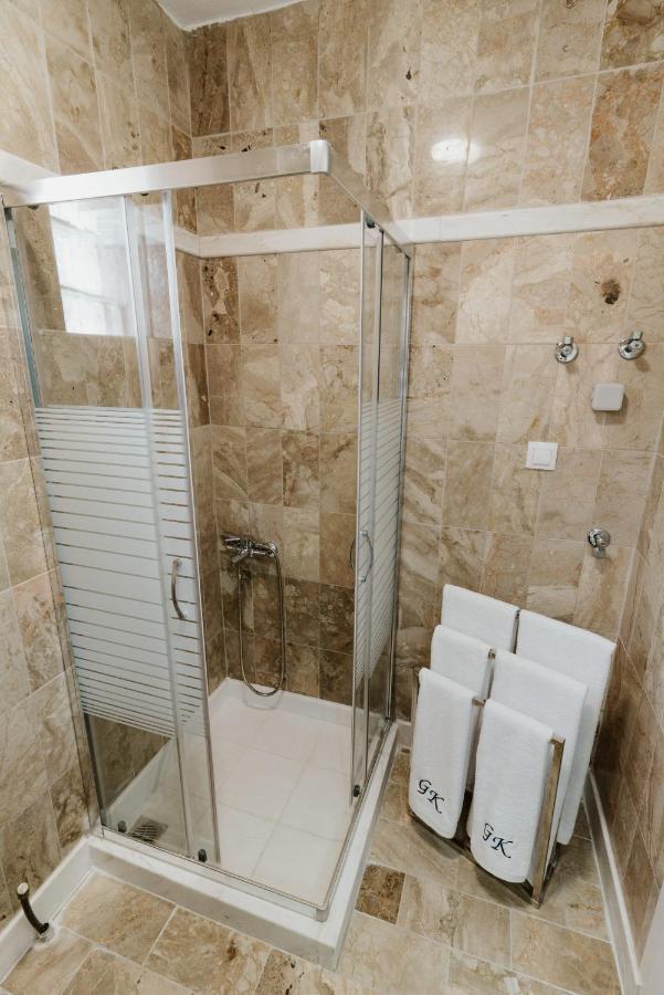 Blue And White Luxury Suites Nea Kallikrateia Εξωτερικό φωτογραφία