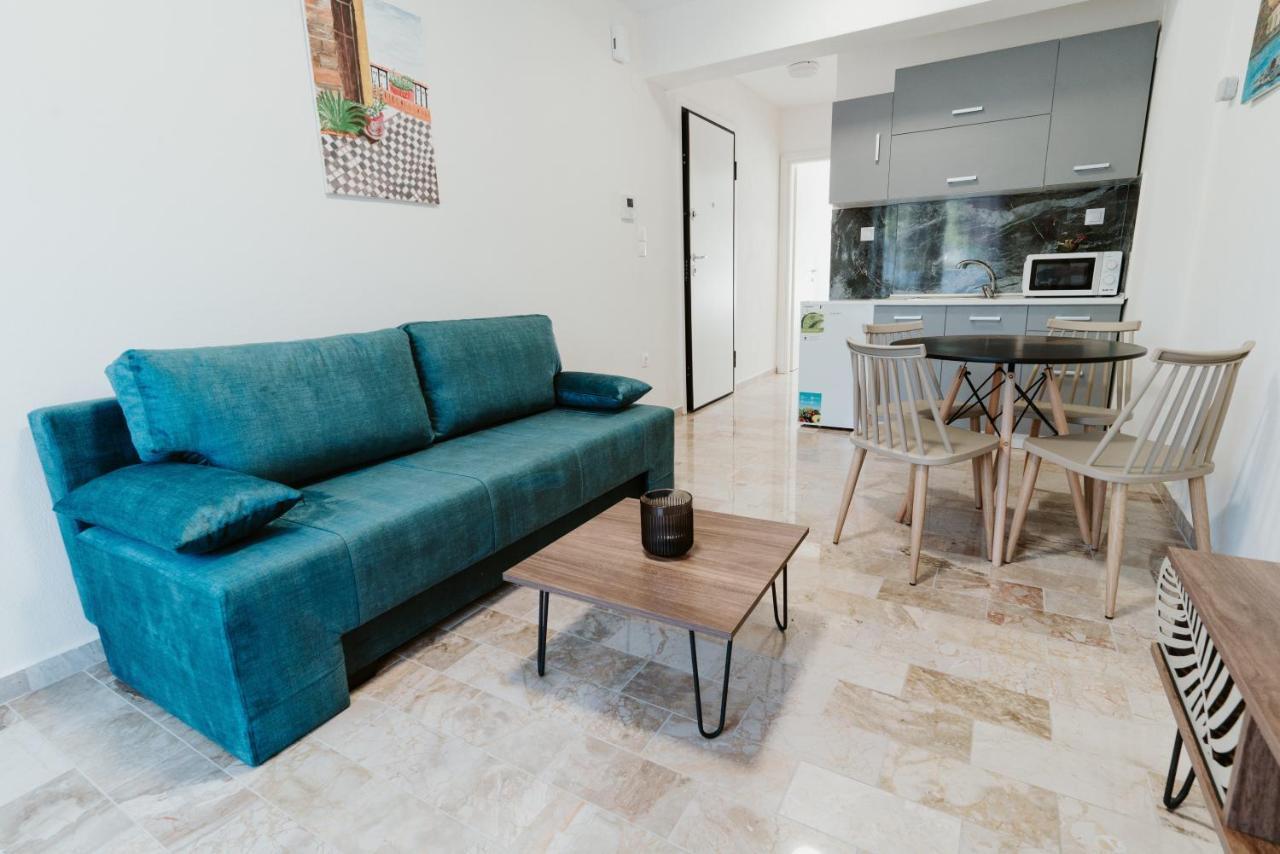 Blue And White Luxury Suites Nea Kallikrateia Εξωτερικό φωτογραφία
