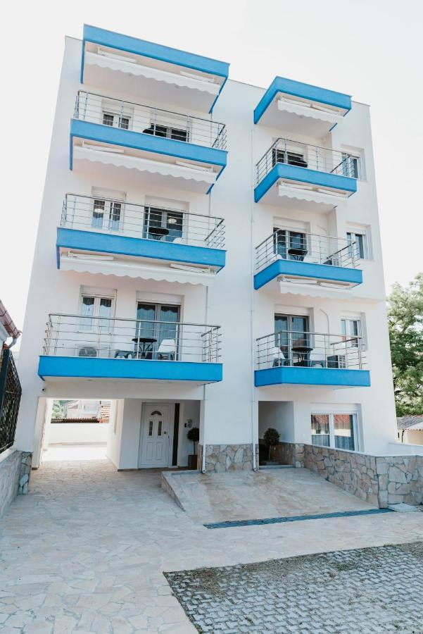 Blue And White Luxury Suites Nea Kallikrateia Εξωτερικό φωτογραφία